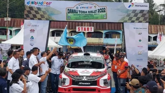 Wagub Sumut Buka Danau Toba Rally 2022